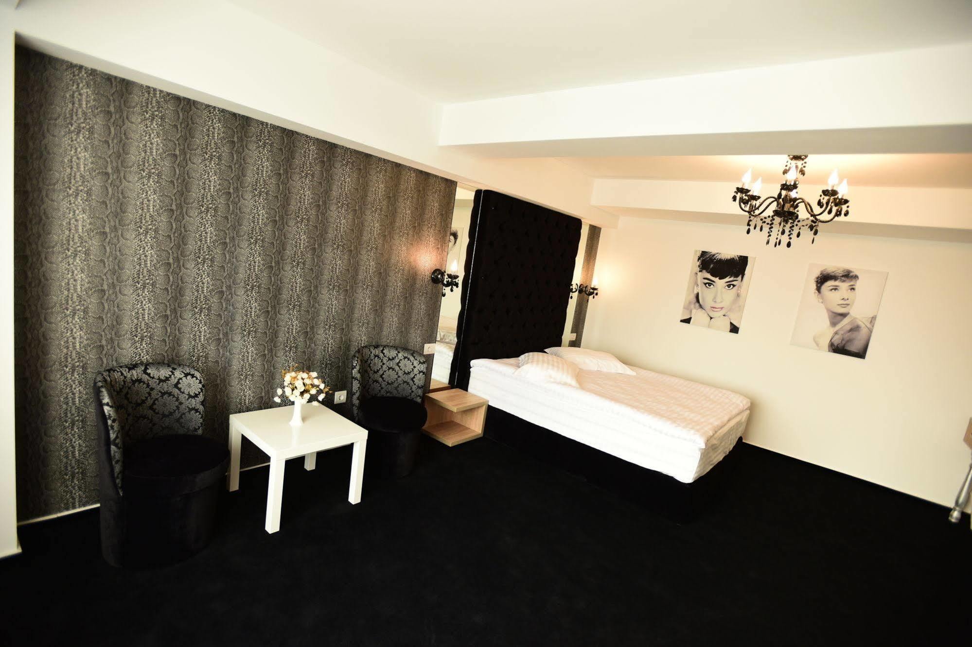 La Rocca Boutique Hotel Craiova Exteriér fotografie